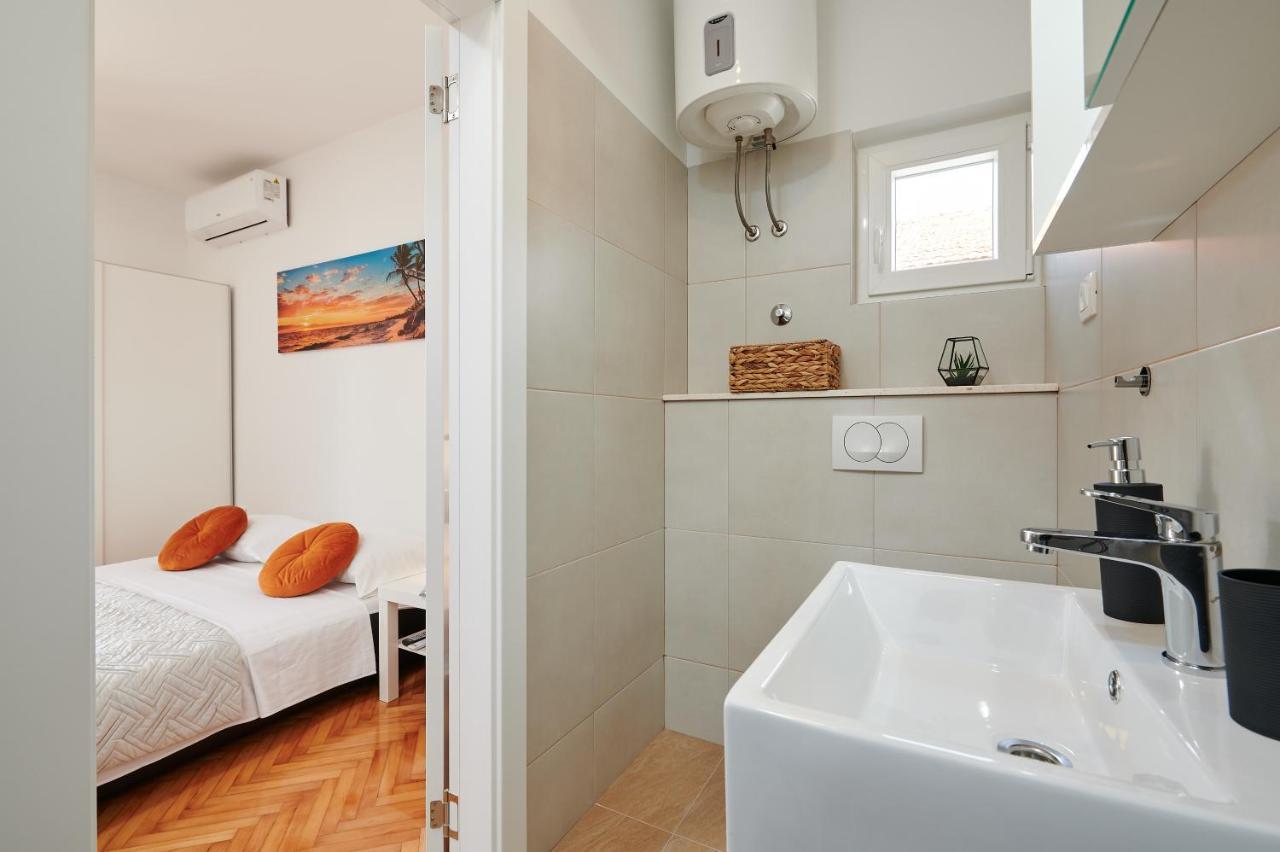 Apartmani Draga โตรกีร์ ภายนอก รูปภาพ