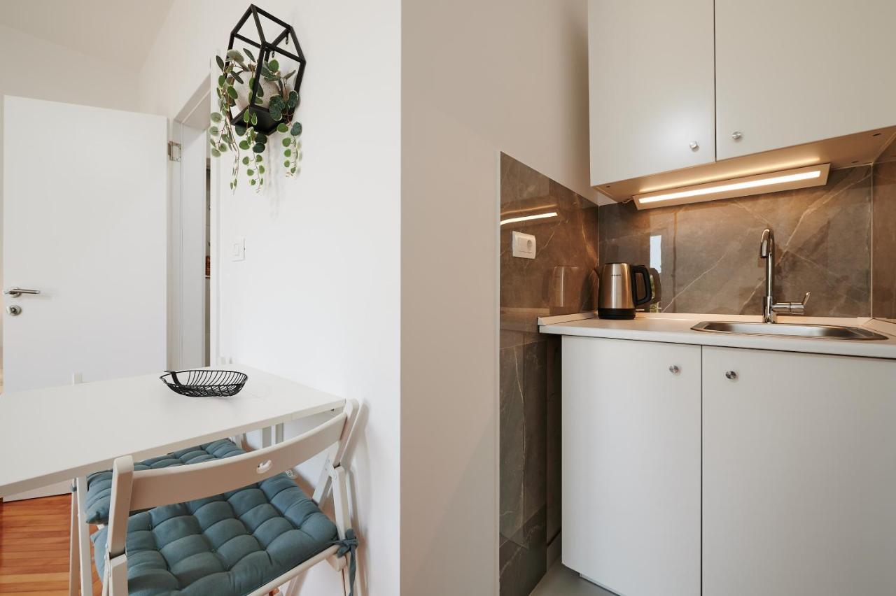 Apartmani Draga โตรกีร์ ภายนอก รูปภาพ