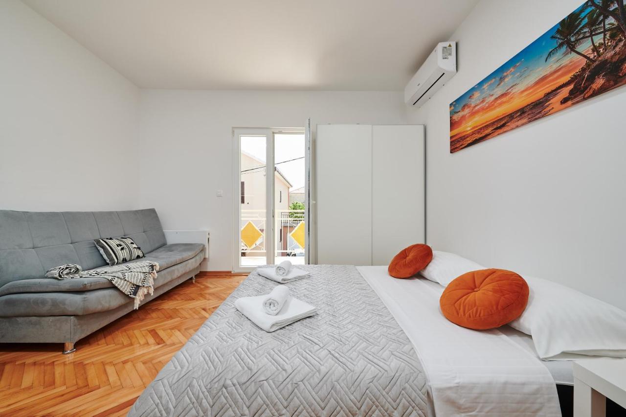 Apartmani Draga โตรกีร์ ภายนอก รูปภาพ