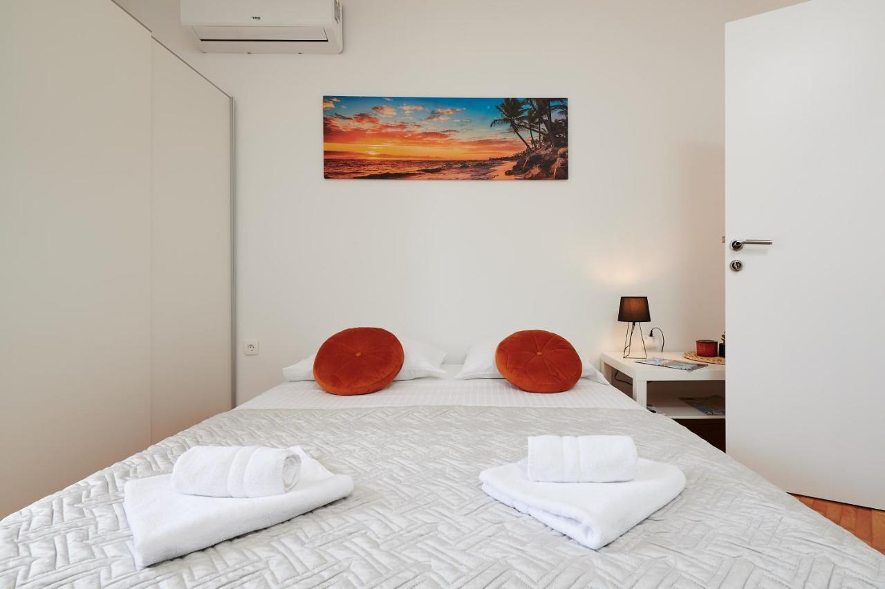 Apartmani Draga โตรกีร์ ภายนอก รูปภาพ