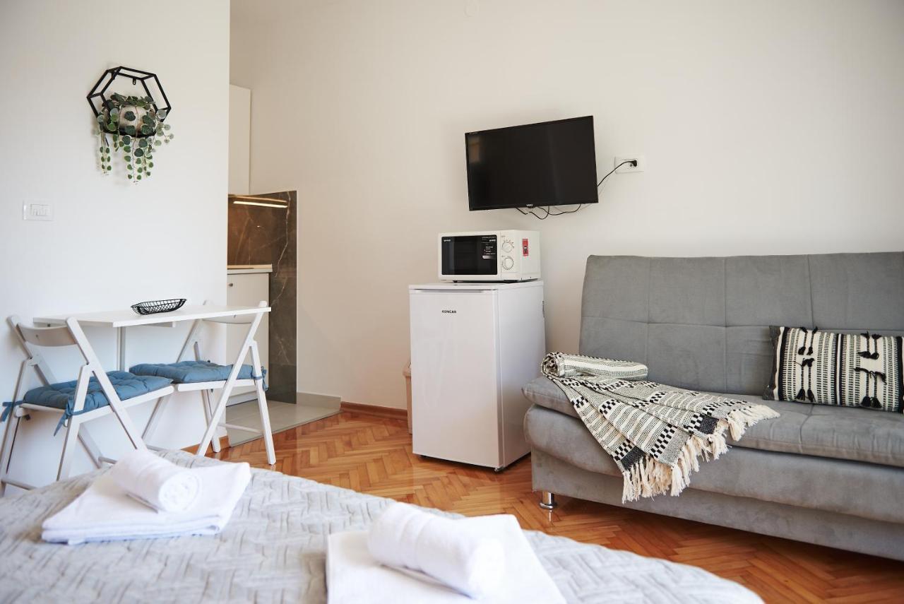 Apartmani Draga โตรกีร์ ภายนอก รูปภาพ